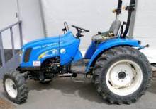 Kommuniális traktorok - elülső felfüggesztéssel New Holland TC 31 DA