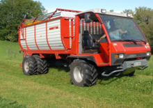 Kommuniális traktorok - elülső felfüggesztéssel Aebi TP 48