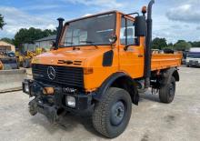 Kommuniális traktorok - elülső felfüggesztéssel Unimog U 1450