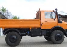 Kommuniális traktorok - elülső felfüggesztéssel Unimog U 1650