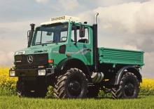 Kommuniális traktorok - elülső felfüggesztéssel Unimog U 1800