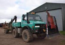 Kommuniális traktorok - elülső felfüggesztéssel Unimog U 2100