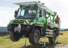 Kommuniális traktorok - elülső felfüggesztéssel Unimog U 219 Euro 6
