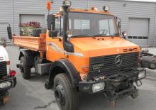 Kommuniális traktorok - elülső felfüggesztéssel Unimog U 2450