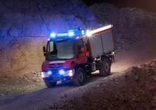 Kommuniális traktorok - elülső felfüggesztéssel Unimog U 318 Euro 6
