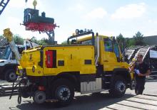 Kommuniális traktorok - elülső felfüggesztéssel Unimog U 429 Euro 5