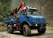 Kommuniális traktorok - elülső felfüggesztéssel Unimog U 5000