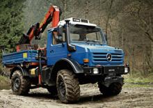 Kommuniális traktorok - elülső felfüggesztéssel Unimog U 5000