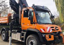 Kommuniális traktorok - elülső felfüggesztéssel Unimog U 527