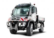 Kommuniális traktorok - elülső felfüggesztéssel Unimog U 530