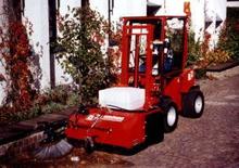 Kommuniális traktorok - elülső felfüggesztéssel Grünig Uni Truck 4 W 905