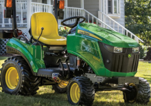 Kompakt kommunális traktorok John Deere 1023E