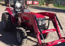 Kompakt kommunális traktorok Mahindra 1526