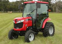 Kompakt kommunális traktorok Mahindra 1635 HST CAB