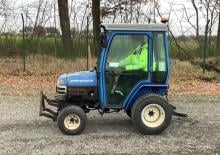 Kompakt kommunális traktorok Iseki 2115 A