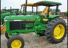 Kompakt kommunális traktorok John Deere 2355