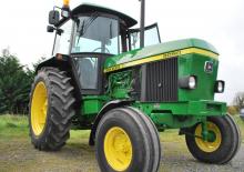 Kompakt kommunális traktorok John Deere 3050