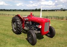 Kompakt kommunális traktorok Massey Ferguson 35