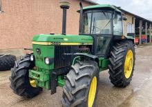 Kompakt kommunális traktorok John Deere 3650