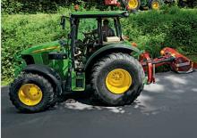 Kompakt kommunális traktorok John Deere 3720