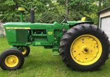 Kompakt kommunális traktorok John Deere 4010