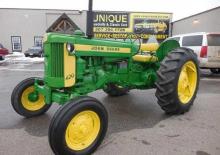 Kompakt kommunális traktorok John Deere 420
