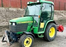 Kompakt kommunális traktorok John Deere 4410