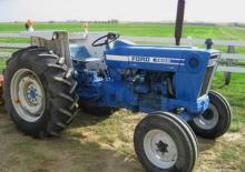 Kompakt kommunális traktorok Ford-NH 4600