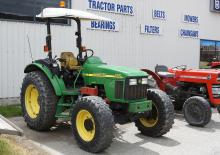 Kompakt kommunális traktorok John Deere 5320