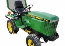 Kompakt kommunális traktorok John Deere 655