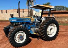 Kompakt kommunális traktorok Ford-NH 6630
