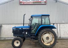 Kompakt kommunális traktorok Ford-NH 6640