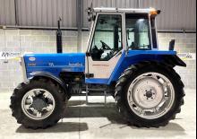 Kompakt kommunális traktorok Landini 6880