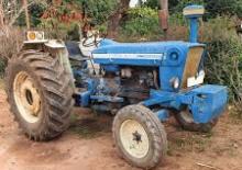Kompakt kommunális traktorok Ford-NH 7600