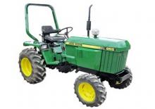 Kompakt kommunális traktorok John Deere 855