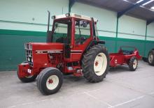 2WD traktorok International Harvester 885