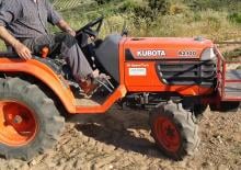 Kompakt kommunális traktorok Kubota B 2100 DS