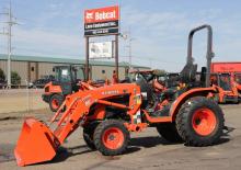 Kompakt kommunális traktorok Kubota B2601