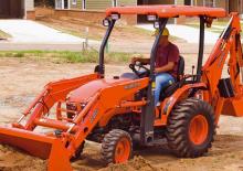 Kompakt kommunális traktorok Kubota B26B