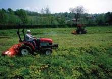Kompakt kommunális traktorok Yanmar EF 230M