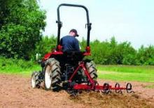 Kompakt kommunális traktorok Yanmar EF 233M