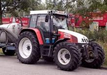 Kompakt kommunális traktorok Steyr KM 9078 a