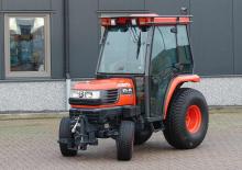 Kompakt kommunális traktorok Kubota ST 35 a