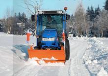 Kompakt kommunális traktorok Iseki TH 4295
