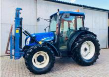 Kompakt kommunális traktorok New Holland TN 70 F