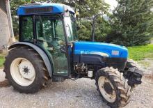 Kompakt kommunális traktorok New Holland TN 85 FA