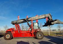Konténerrakodó targoncák Kalmar DRG450-70C5XS