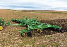 Kultivátorok John Deere 2633