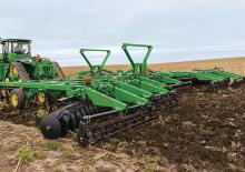 Kultivátorok John Deere 2635