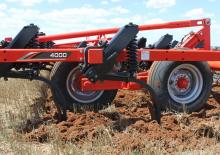 Kultivátorok Kuhn Chisel 4000-19